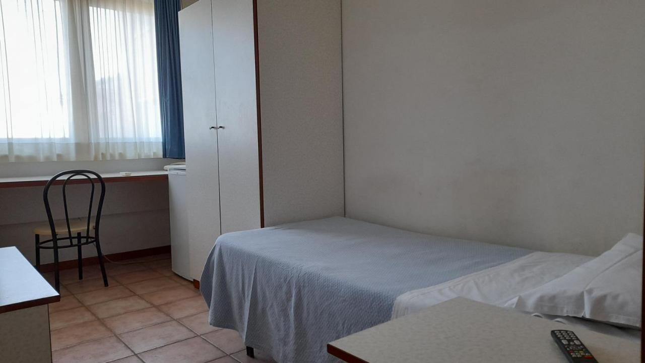 Hotel Tortorina Урбино Экстерьер фото
