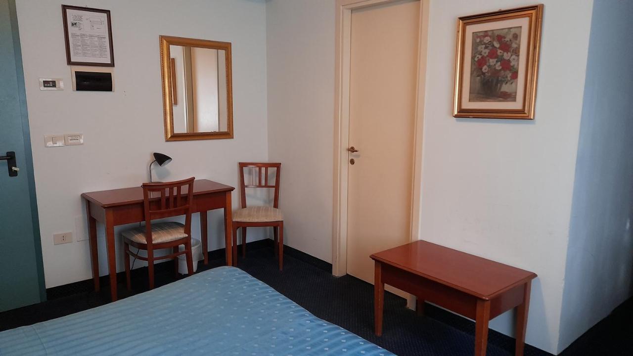 Hotel Tortorina Урбино Экстерьер фото