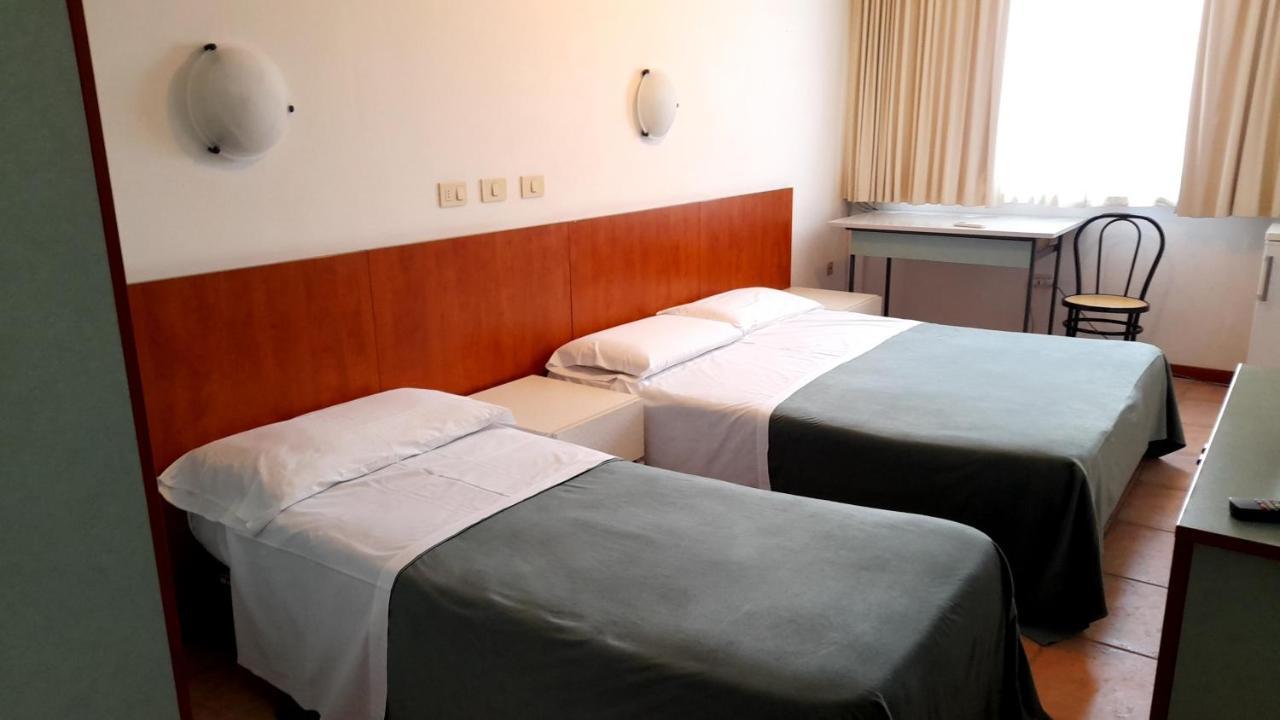 Hotel Tortorina Урбино Экстерьер фото