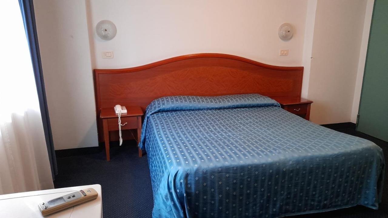 Hotel Tortorina Урбино Экстерьер фото
