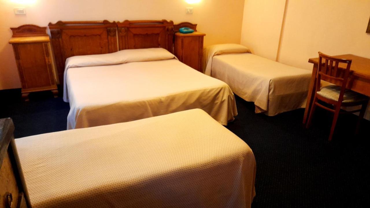 Hotel Tortorina Урбино Экстерьер фото